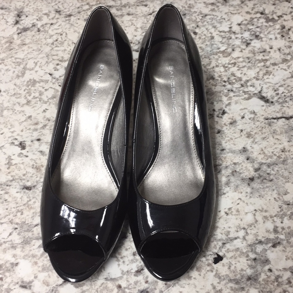 Black Patent Size 7.5M Peep-Toe Bandolino Pumps.